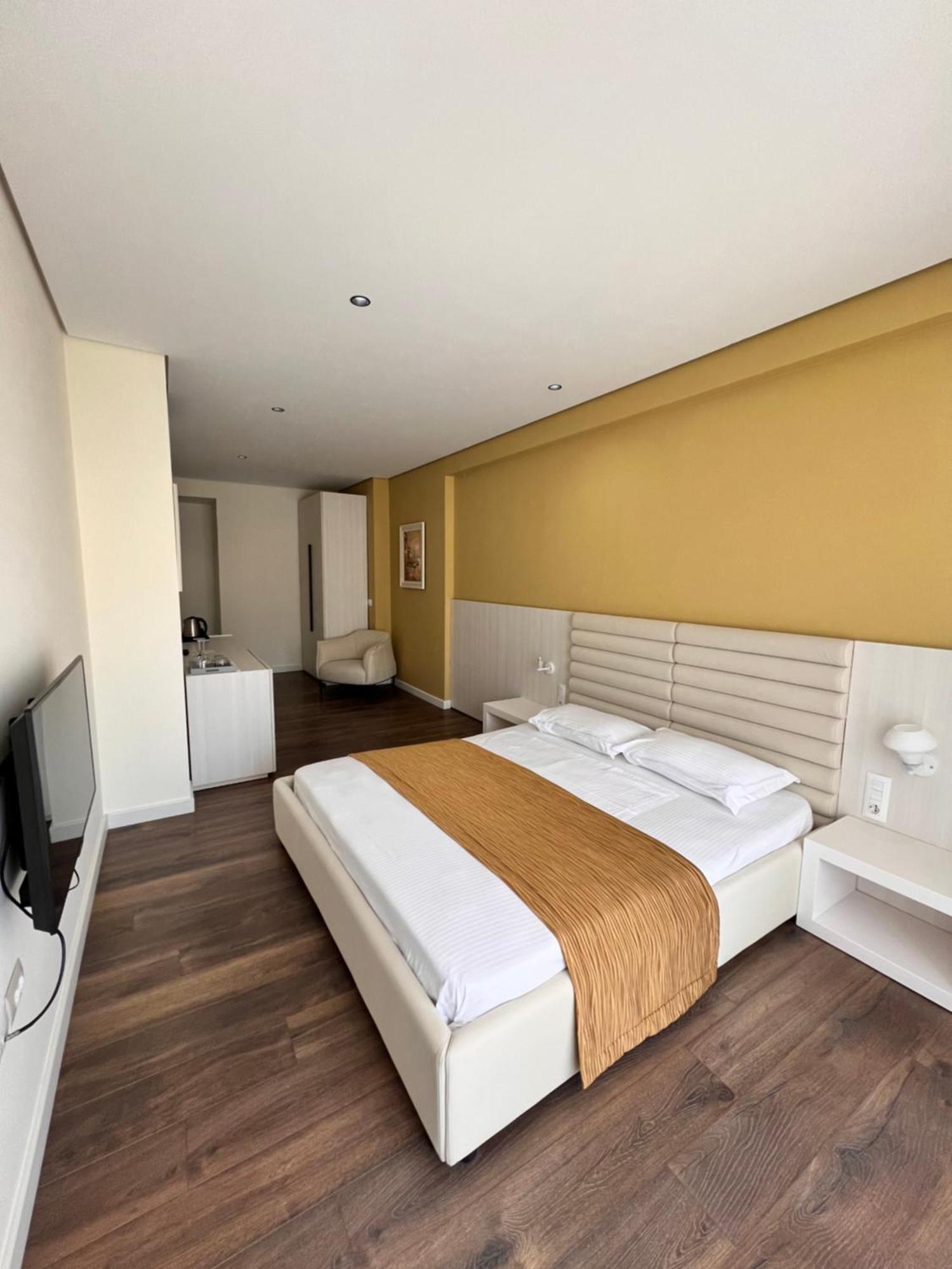 Mini Hotel&Maxi Room Vlorë Exterior foto