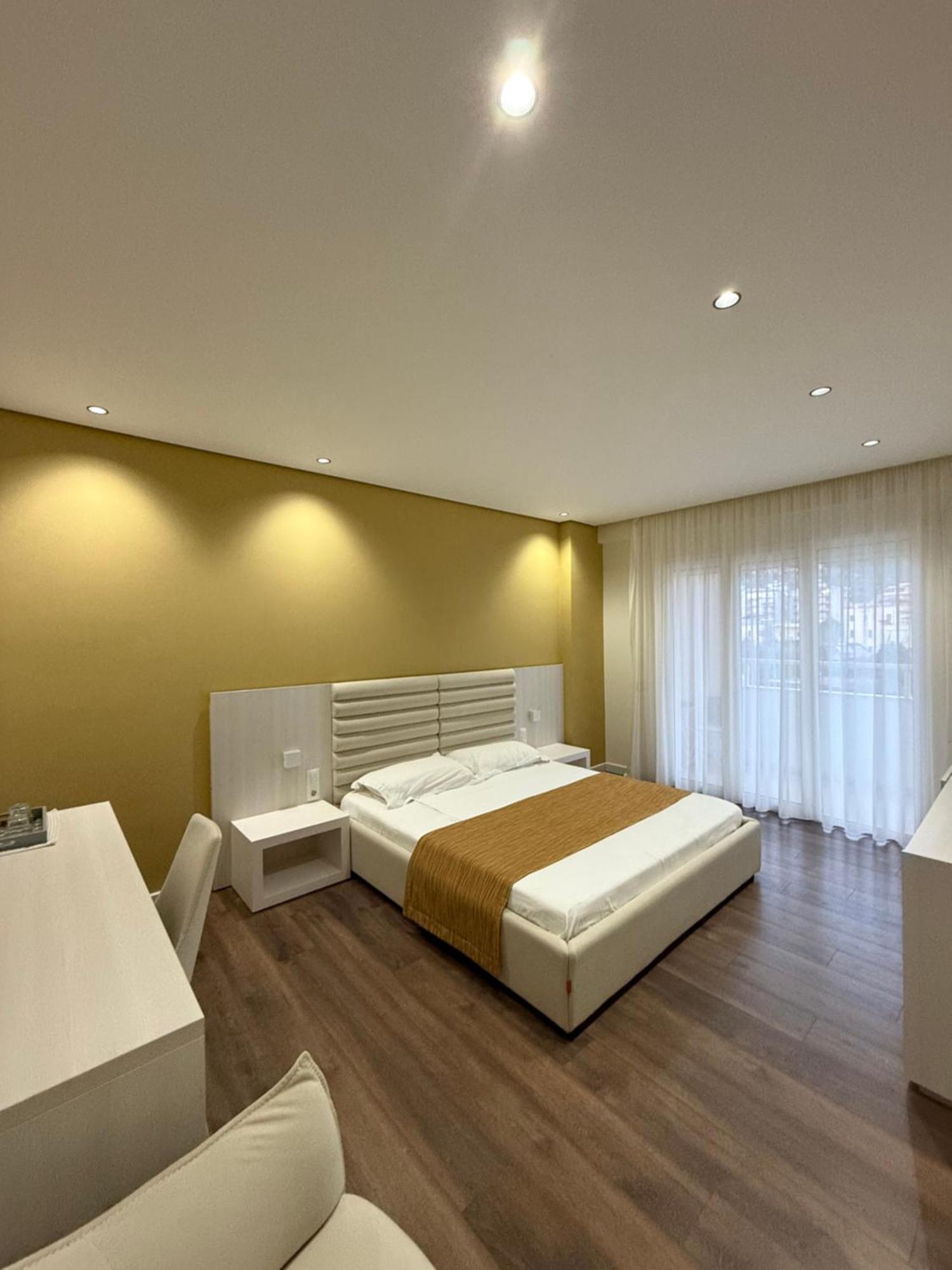 Mini Hotel&Maxi Room Vlorë Exterior foto